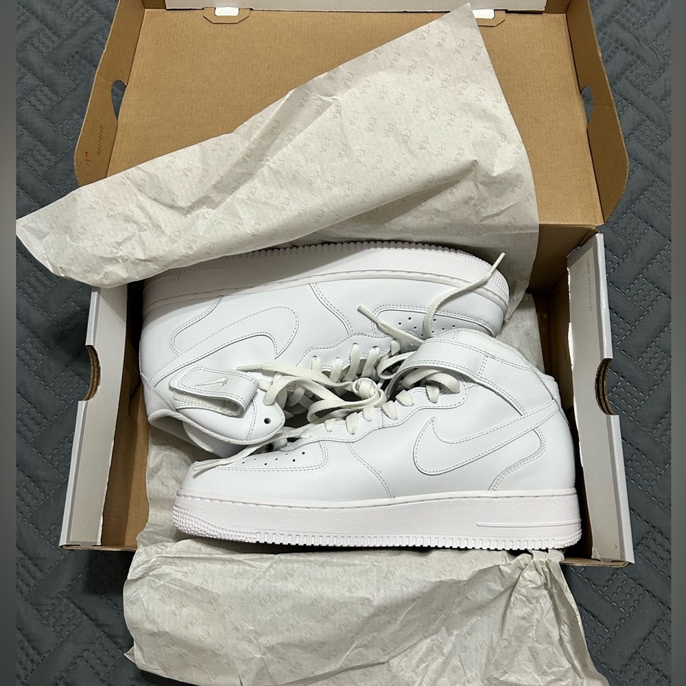 Nike Air Force 1 Mid ‘07, BRAND NEW NEVER WORN!